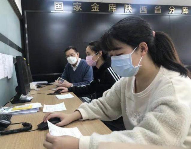 外汇公司上班(外汇公司上班让自己开户)